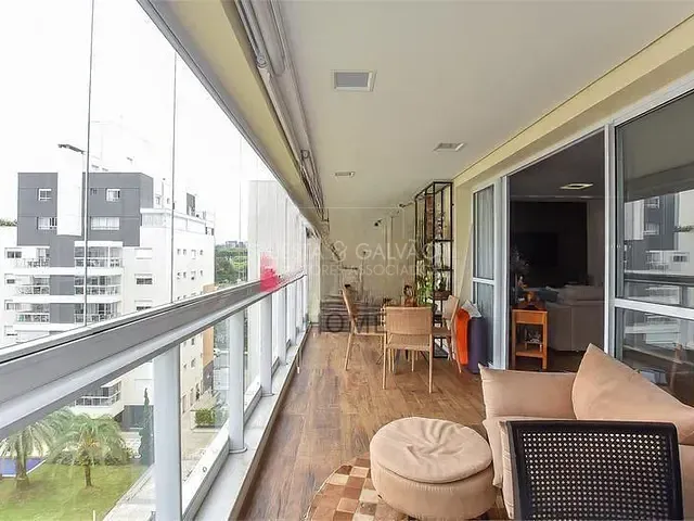 Apartamento com 188m² 4 quartos e 4 banheiros, à venda, no bairro Água Verde em Curitiba