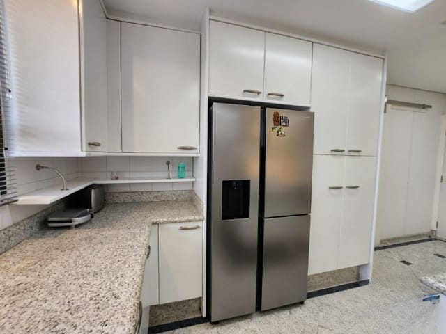 Apartamento com 290m² 4 quartos e 6 banheiros, à venda, no bairro Vila Bastos em Santo André
