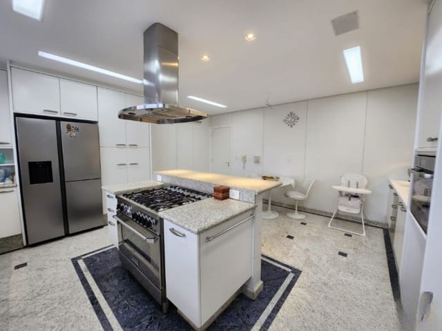 Apartamento com 290m² 4 quartos e 6 banheiros, à venda, no bairro Vila Bastos em Santo André