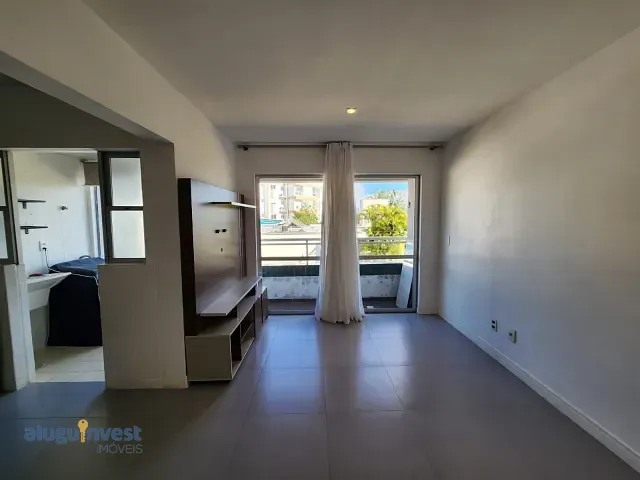 Apartamento 2 quartos e 2 banheiros, para alugar, no bairro Estreito em Florianópolis