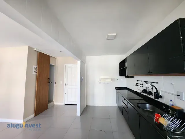 Apartamento 2 quartos e 2 banheiros, para alugar, no bairro Estreito em Florianópolis