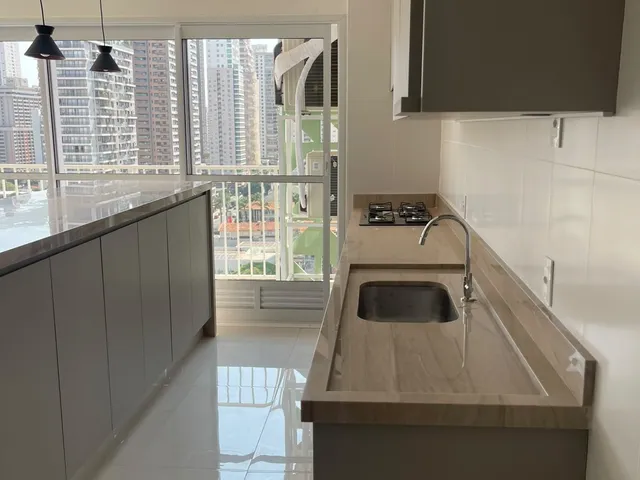 Apartamento 3 quartos e 4 banheiros, para alugar, no bairro Setor Bueno em Goiânia