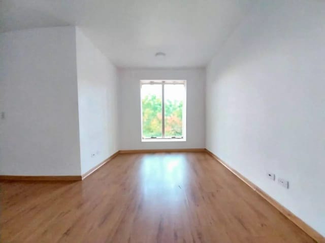 Foto do Apartamento - Apartamento TÉRREO à venda com 3 dorm por R$ 276.000 no Cond. Res. Costa Verde, Jardim Caiapiá, Cotia, SP | ETL IMOBILIARIA