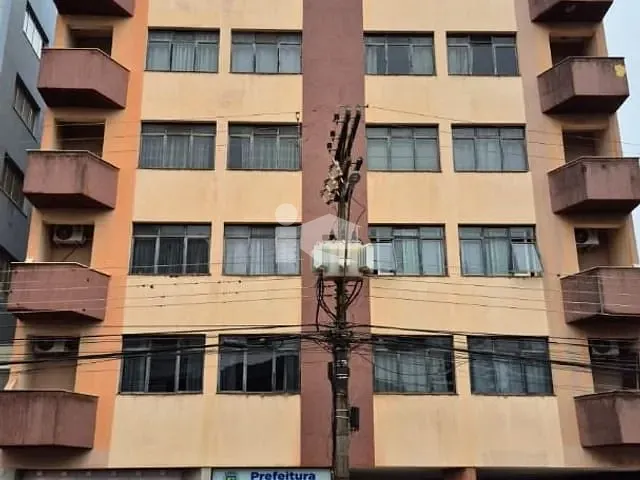 Apartamento com 121m² 3 quartos e 1 banheiro, à venda, no bairro Centro em Rolândia