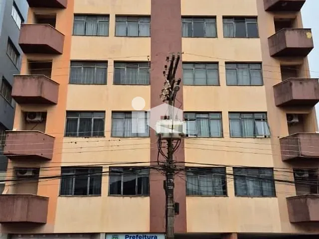 Apartamento com 121m² 3 quartos e 1 banheiro, à venda, no bairro Centro em Rolândia