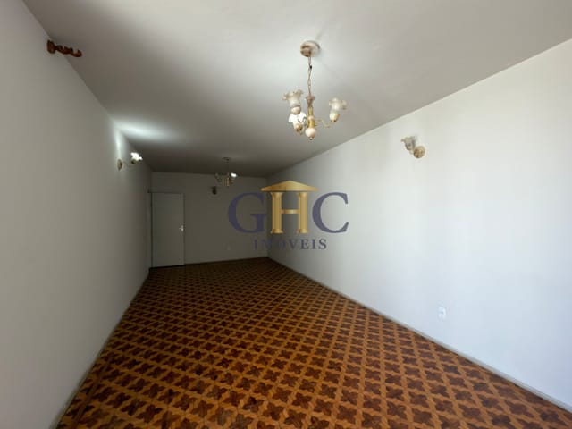 Apartamento 4 quartos e 2 banheiros, para alugar, no bairro Centro em Salto de Pirapora