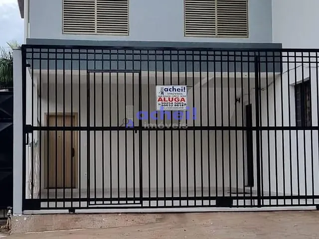 Sobrado com 100m² 3 quartos e 2 banheiros, para alugar, no bairro Parque Sagrada Família em Rondonópolis