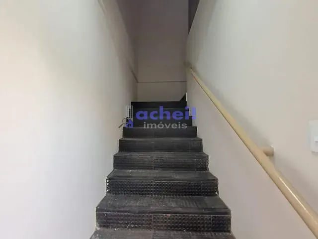 Sobrado com 100m² 3 quartos e 2 banheiros, para alugar, no bairro Parque Sagrada Família em Rondonópolis