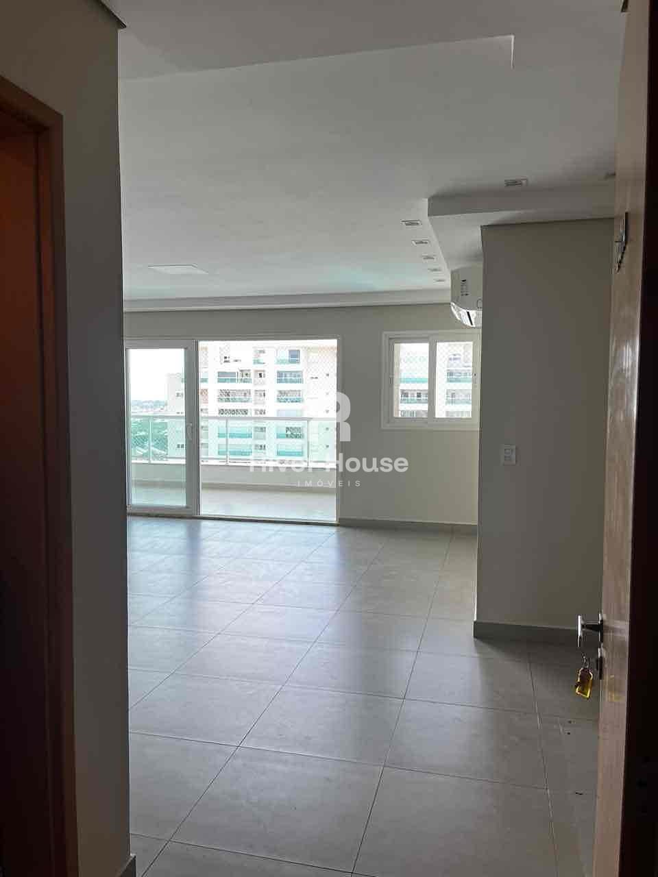 Apartamento para alugar com 3 quartos, 155m² - Foto 1