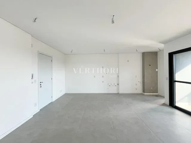 Apartamento 2 quartos e 2 banheiros, à venda, no bairro Gleba Fazenda Palhano em Londrina