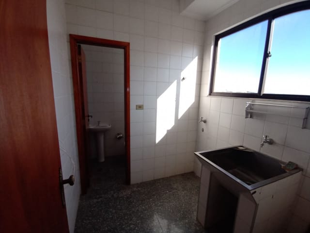 Apartamento com 170m² 3 quartos e 3 banheiros, para alugar, no bairro Perpétuo Socorro em São João da Boa Vista