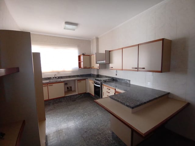 Apartamento com 170m² 3 quartos e 3 banheiros, para alugar, no bairro Perpétuo Socorro em São João da Boa Vista