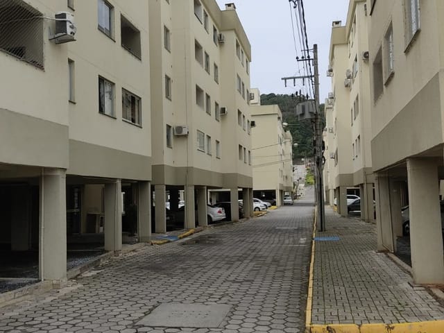 Apartamento 2 quartos e 1 banheiro, à venda, no bairro Espinheiros em Itajaí