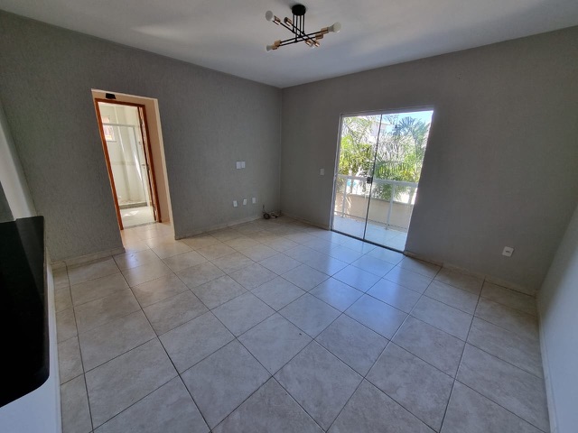 Apartamento 2 quartos e 1 banheiro, à venda, no bairro Jardim Atlântico Central (Itaipuaçu) em Maricá