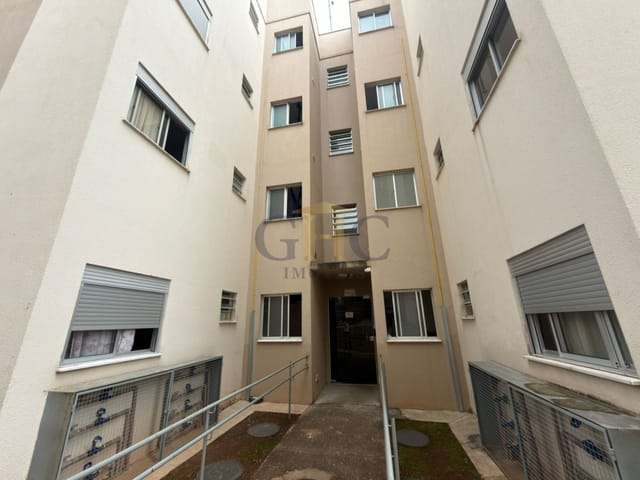 Apartamento com 43m² 2 quartos e 1 banheiro, para alugar, no bairro Vila Santa Isabel em Salto de Pirapora