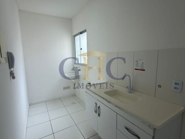 Apartamento com 43m² 2 quartos e 1 banheiro, para alugar, no bairro Vila Santa Isabel em Salto de Pirapora