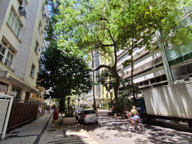 Foto do Apartamento - Apartamento à venda na arborizada e silenciosa Rua Cinco de Julho, Copacabana, RJ por R$ 1.610.000,00 | Henrique Martins