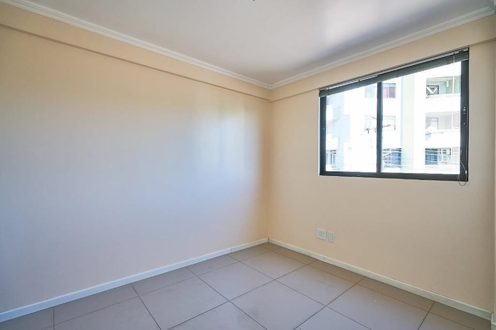 Apartamento para alugar com 2 quartos, 94m² - Foto 7
