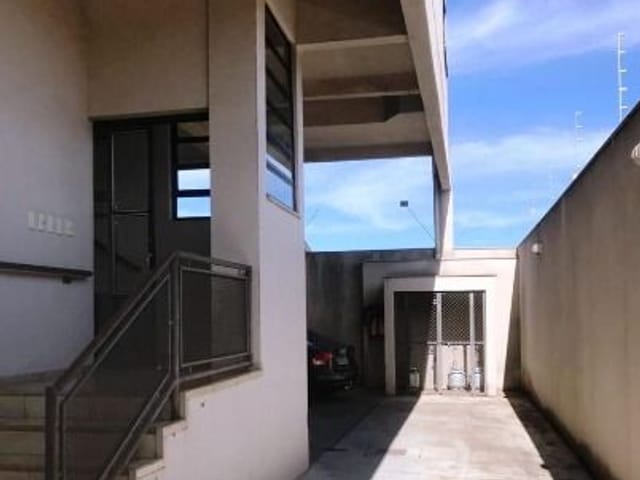 Apartamento 3 quartos e 2 banheiros, para alugar, no bairro Parque Residencial Cambé em Cambé