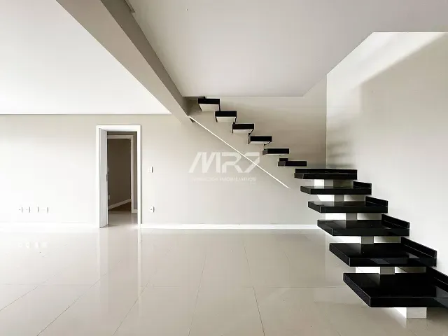 Apartamento com 294m² 4 quartos e 3 banheiros, à venda, no bairro Centro em Ponta Grossa