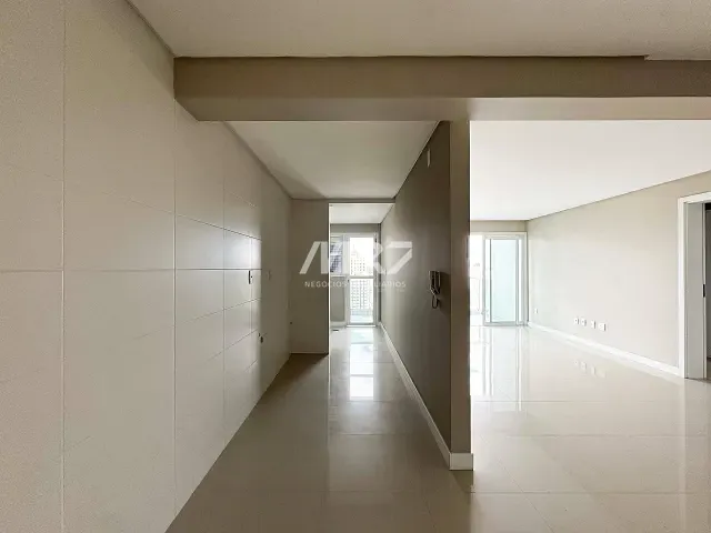 Apartamento com 294m² 4 quartos e 3 banheiros, à venda, no bairro Centro em Ponta Grossa