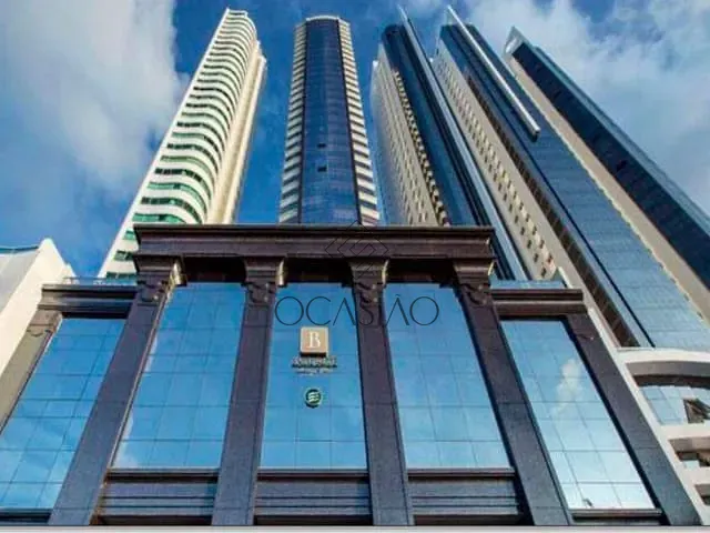 Apartamento com 247m² 4 quartos e 5 banheiros, à venda, no bairro Centro em Balneário Camboriú