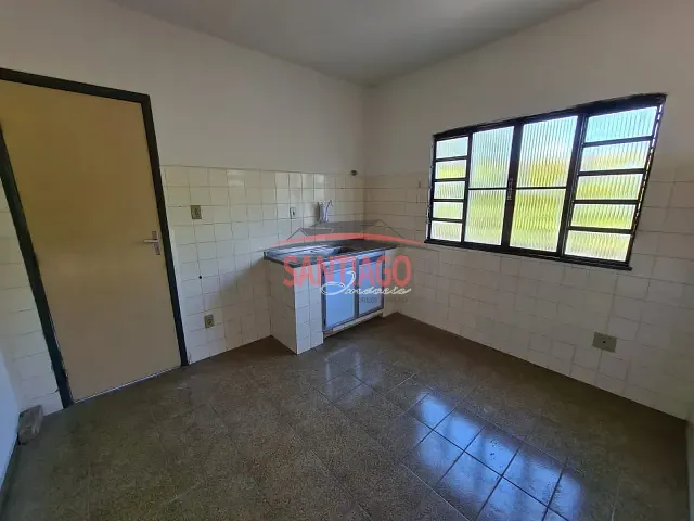 Apartamento 2 quartos e 1 banheiro, para alugar, no bairro Tavares em Santo Antônio de Pádua
