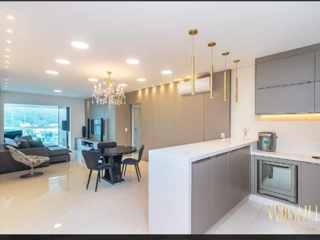 Foto do Apartamento - Edíficio Solares da Brava - Apartamento Vista Mar à Venda na Praia Brava - 3 Suítes, 2 Vagas | Versailles Brasil