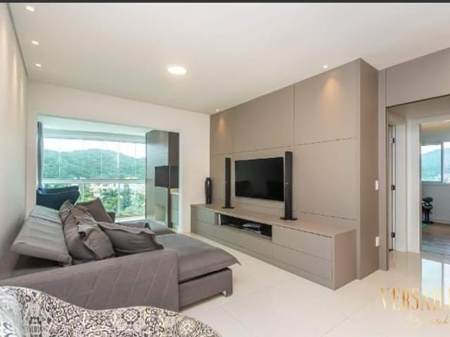 Foto do Apartamento - Edíficio Solares da Brava - Apartamento Vista Mar à Venda na Praia Brava - 3 Suítes, 2 Vagas | Versailles Brasil