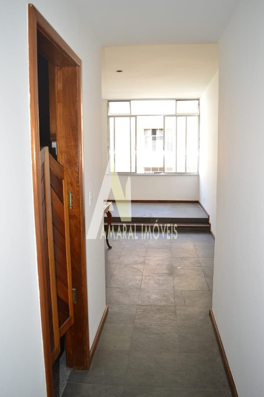 Apartamento para alugar com 3 quartos, 95m² - Foto 2