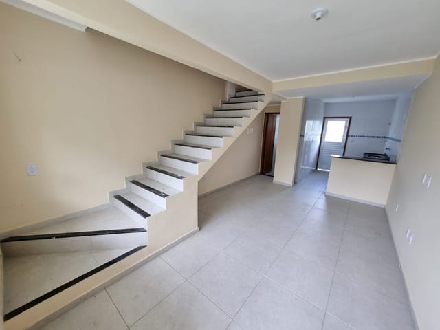 Apartamento com 95m² 2 quartos e 2 banheiros, à venda ou para alugar, no bairro Itapeba em Maricá