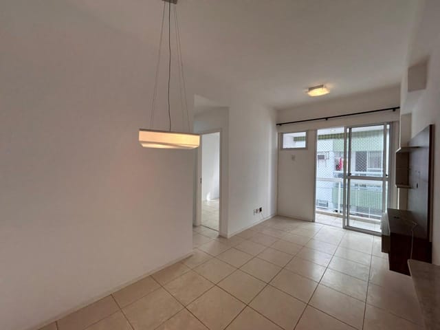 Apartamento 2 quartos e 2 banheiros, à venda, no bairro Parque Riviera em Cabo Frio