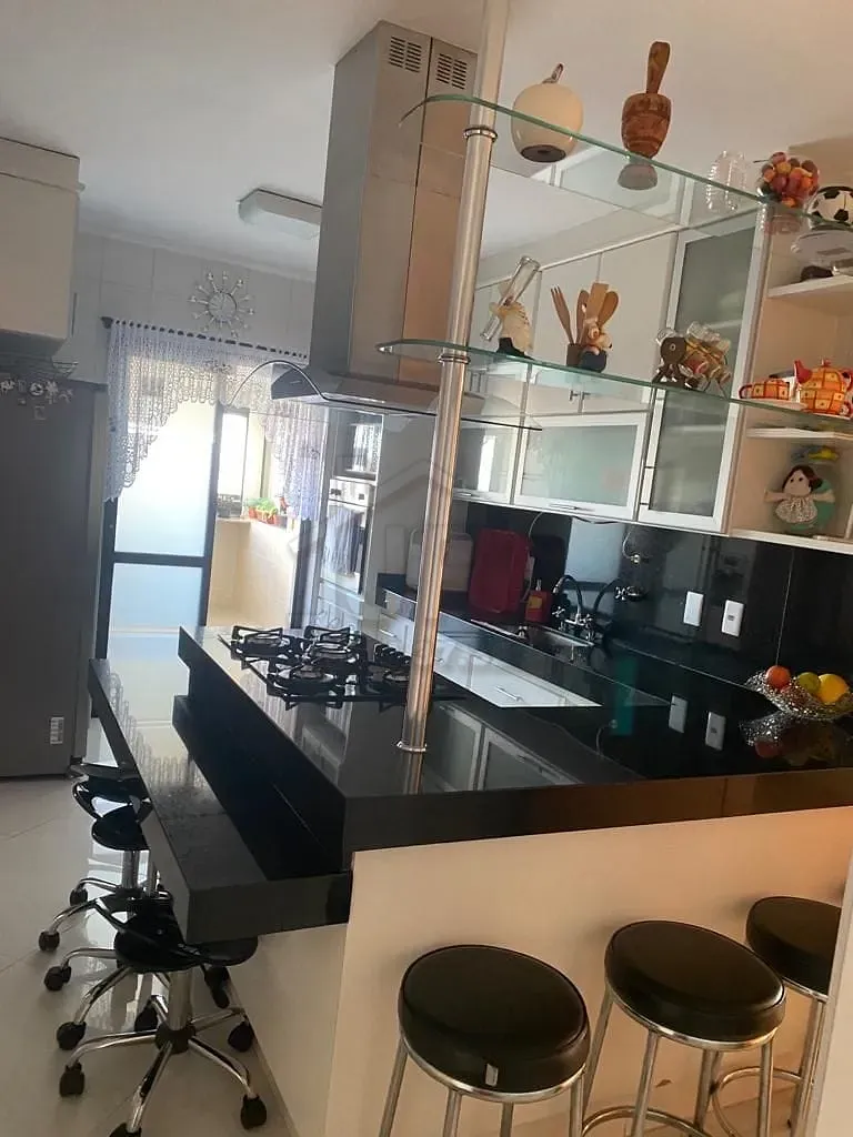 Apartamento, 3 quartos, 230 m² - Foto 2