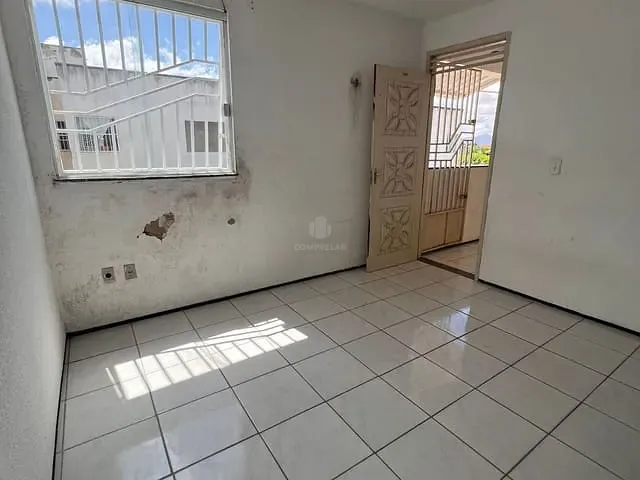 Apartamento 2 quartos e 1 banheiro, para alugar, no bairro Parque São José em Fortaleza