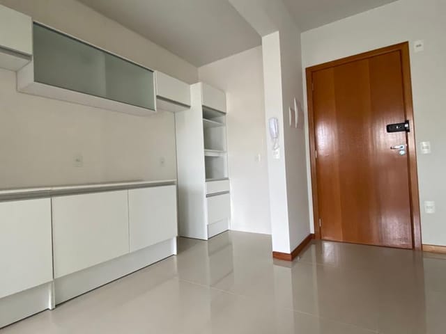 Apartamento 2 quartos e 1 banheiro, à venda, no bairro Pedra Branca em Palhoça