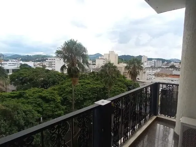 Apartamento 4 quartos e 4 banheiros, para alugar, no bairro Centro em Itajubá