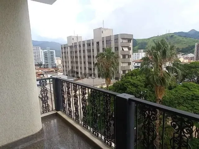Apartamento 4 quartos e 4 banheiros, para alugar, no bairro Centro em Itajubá