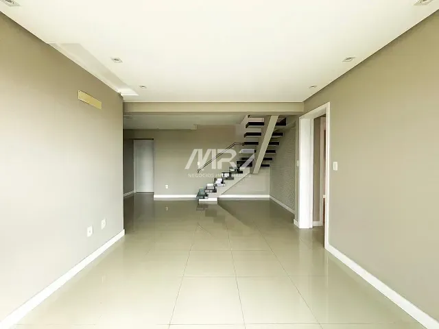 Apartamento com 250m² 3 quartos e 3 banheiros, à venda, no bairro Centro em Ponta Grossa