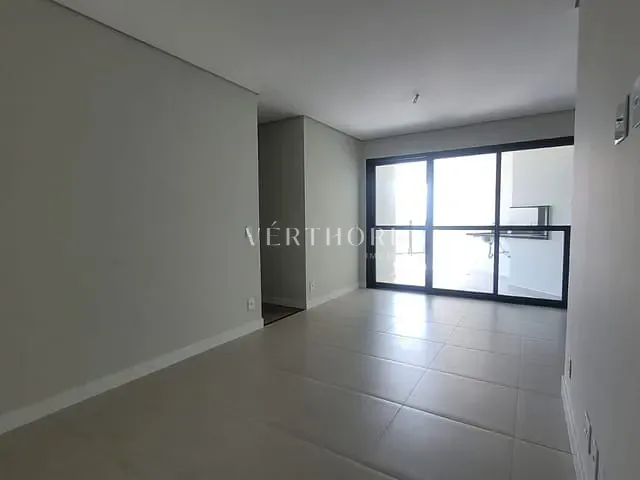 Apartamento 3 quartos e 2 banheiros, à venda, no bairro Centro em Londrina