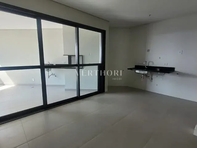Apartamento 3 quartos e 2 banheiros, à venda, no bairro Centro em Londrina