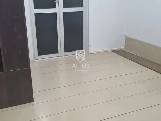 Apartamento 2 quartos e 1 banheiro, à venda, no bairro Campo Grande em Salvador
