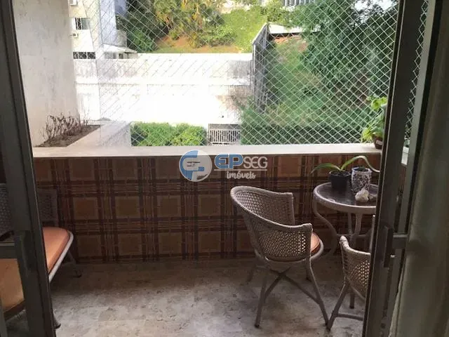Apartamento com 130m² 3 quartos e 2 banheiros, à venda, no bairro Chame-Chame em Salvador