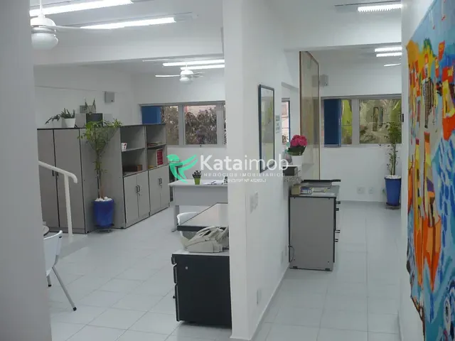 Prédio à venda, no bairro Chácara Inglesa em São Paulo