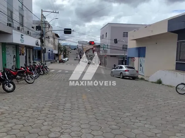 Apartamento à venda, no bairro Alto Mercado em Araçuaí