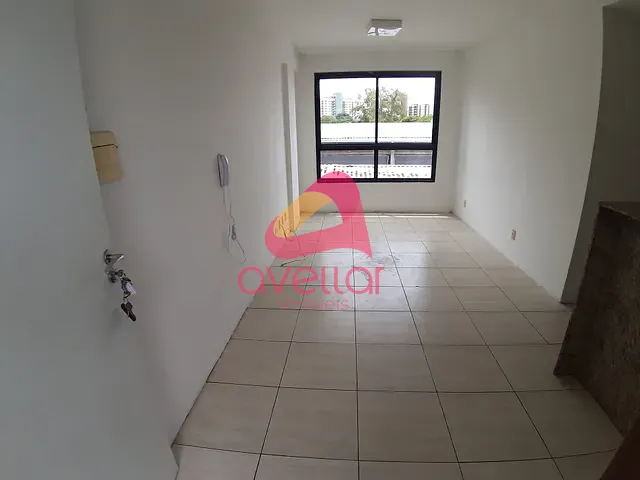 Apartamento 2 quartos e 1 banheiro, para alugar, no bairro Casa Forte em Recife
