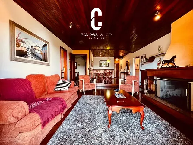 Apartamento 3 quartos e 5 banheiros, à venda, no bairro Vila Capivari em Campos do Jordão