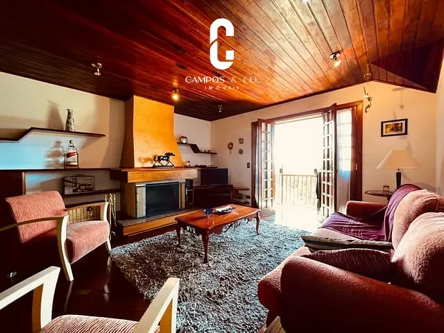 Apartamento 3 quartos e 5 banheiros, à venda, no bairro Vila Capivari em Campos do Jordão