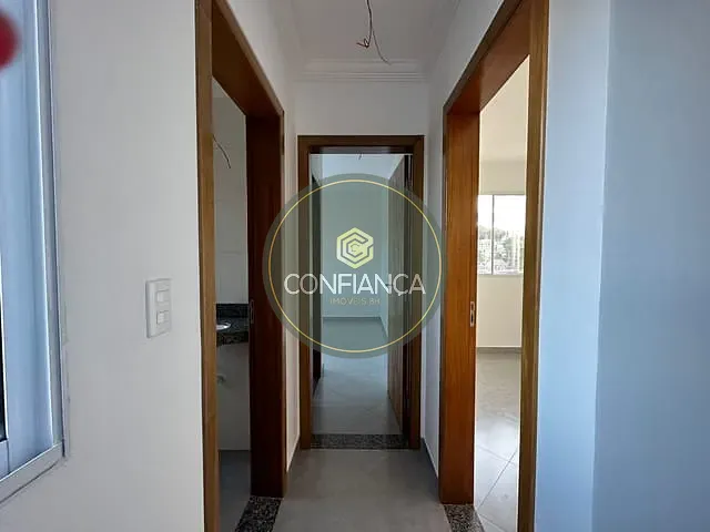 Apartamento 2 quartos e 2 banheiros, à venda, no bairro Santa Mônica em Belo Horizonte