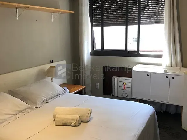 Apartamento 2 quartos e 2 banheiros, à venda, no bairro Copacabana em Rio de Janeiro