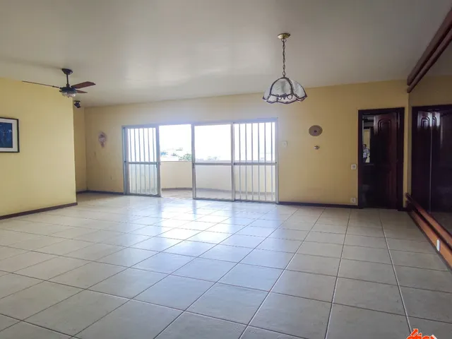 Apartamento 4 quartos e 1 banheiro, à venda, no bairro Nazare em Belém